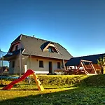 Feriehus House Sabala 2 *